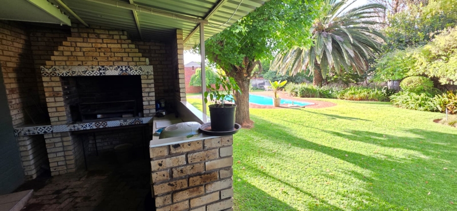 3 Bedroom Property for Sale in Flamwood North West